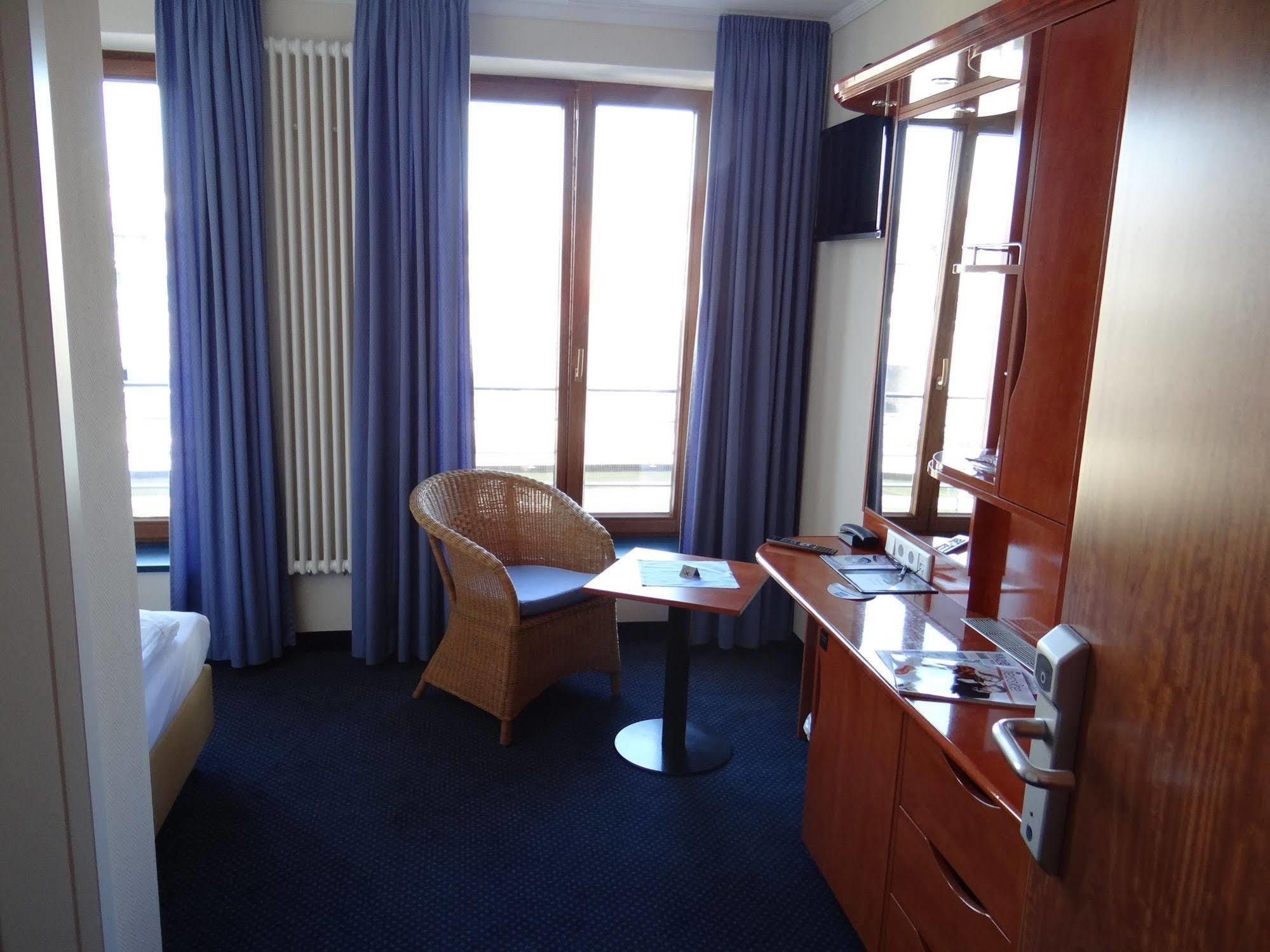Hotel Kontorhaus Штральзунд Экстерьер фото